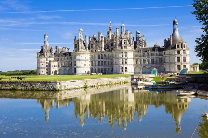 Private Loire Valley Castles Day Trip from Paris: Chambord, Chenonceau & Amboise