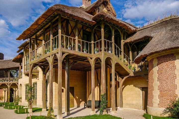 Private Versailles Day Trip: Palace, Gardens & Trianon Full-Day Excursion photo 2