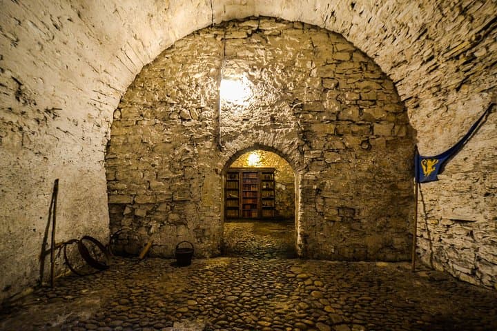 Prague Old Town Medieval Underground and Dungeon Tour: Secrets Beneath the Cobblestones