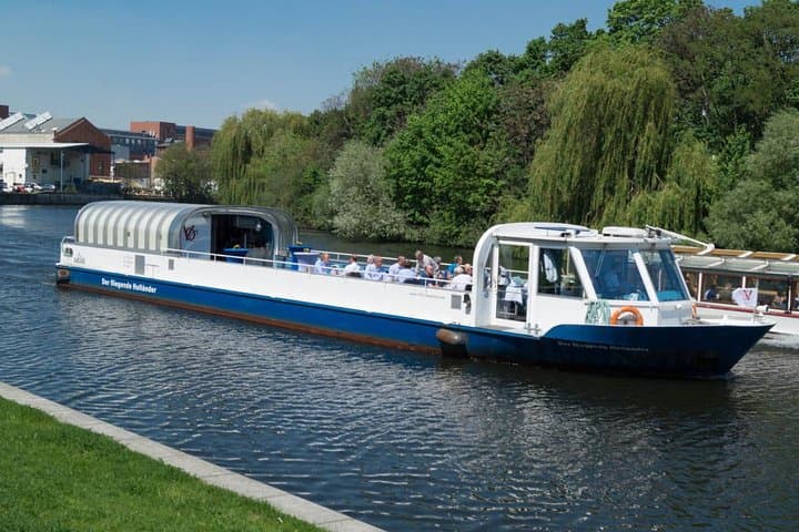 Berlin Capital Sunset Dinner Cruise: 4-Course Gourmet Cruise on the Spree photo 4