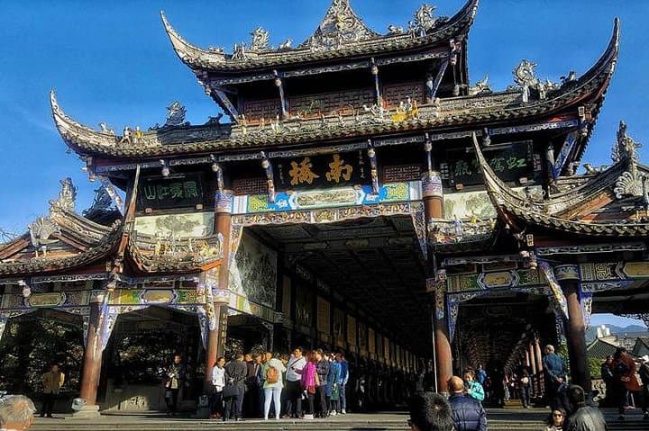 Mt Qingcheng and Dujiangyan Irrigation One-Day Tour: Taoist Mountain Hike & Ancient Waterworks