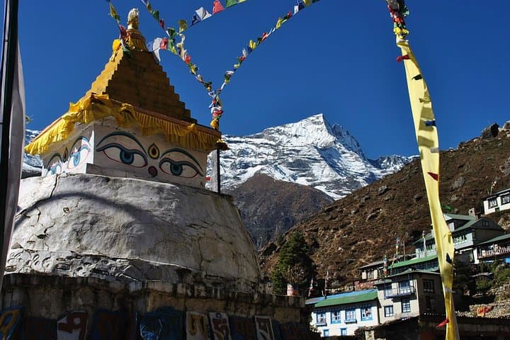 Everest Base Camp Trek: 18-Day Guided Trek from Kathmandu to Kala Pattar