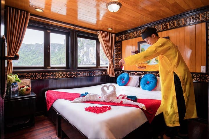 Swan Cruise Overnight: 2-Day Bai Tu Long Bay & Thien Canh Son Cave Adventure photo 4