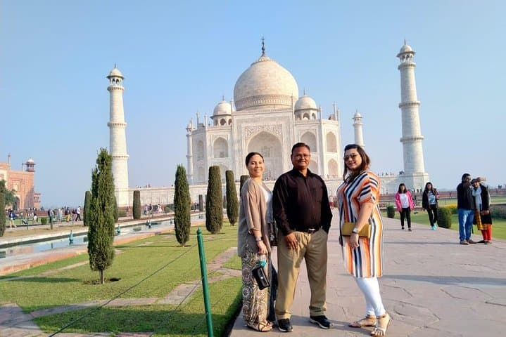 Agra Day Trip from Delhi: Taj Mahal & Agra Fort with 5-Star Lunch photo 1