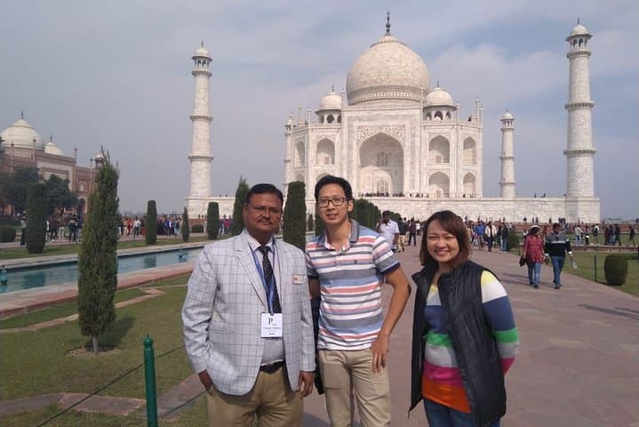 Agra Day Trip from Delhi: Taj Mahal & Agra Fort with 5-Star Lunch photo 4