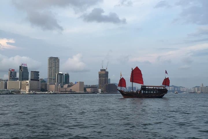 Victoria Harbour Dinner Cruise & Symphony of Lights from Kowloon photo 3
