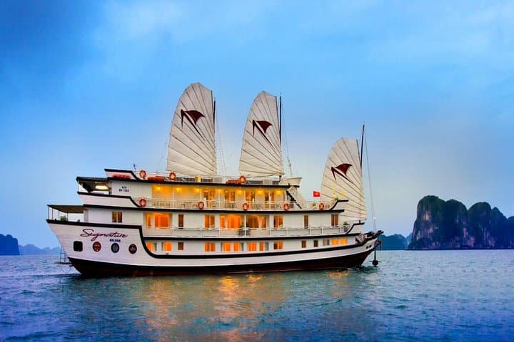 Halong Bay Luxury Cruise 2 Days 1 Night – Bai Tu Long and Thien Canh Son