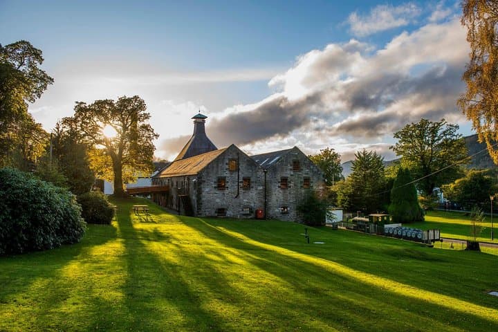 Edinburgh Ultimate Whisky Experience: Dewar's & Glenturret Day Tour