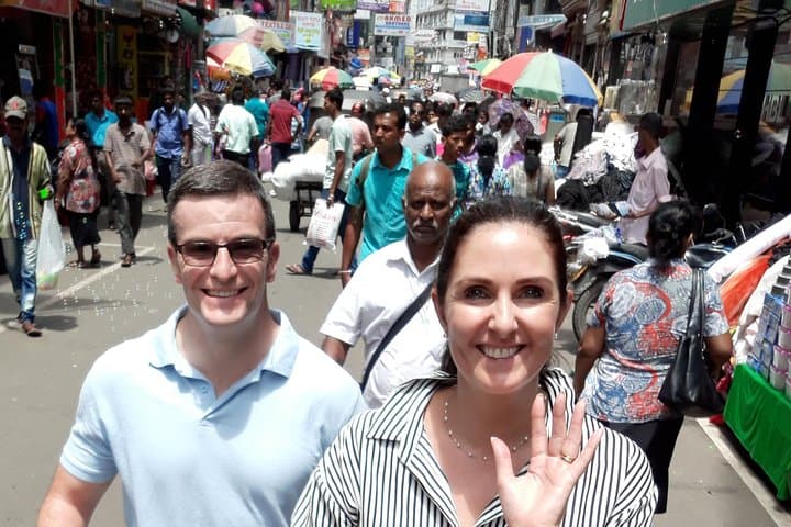 Colombo Unique City Tour: 4-Hour Colonial, Temple & Market Drive