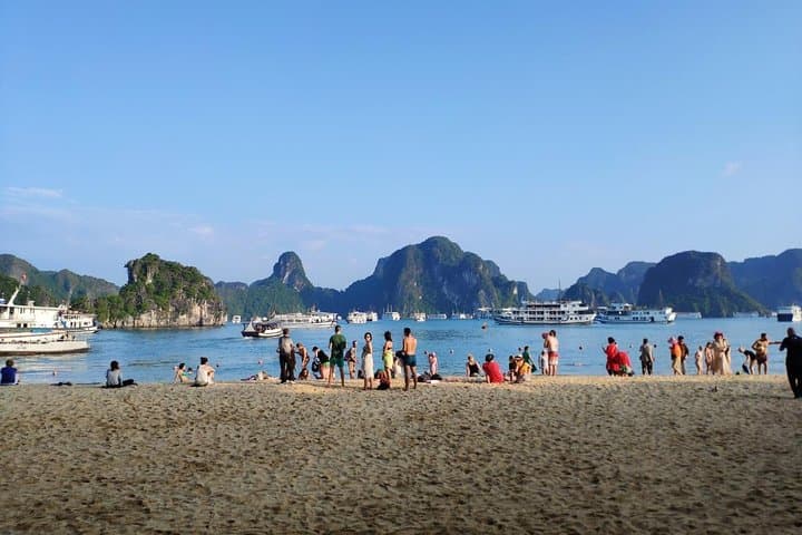 Halong Bay One-Day Cruise: Sung Sot Cave, Luong Cave Kayak & Ti Top Island photo 4