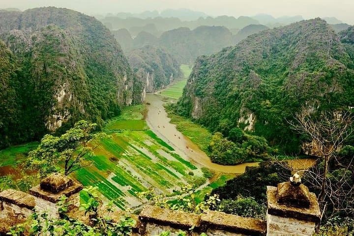 Luxury Hoa Lu, Trang An & Mua Cave Day Tour from Hanoi by Limousine photo 1