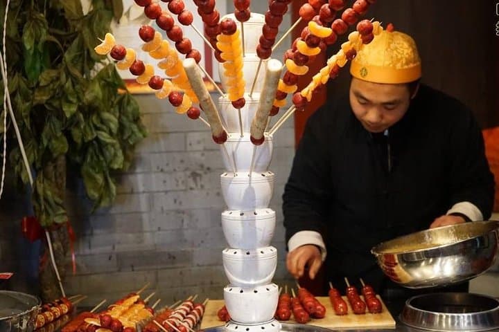 Houhai to Nanluoguxiang: Private Beijing Food Walking Tour photo 1