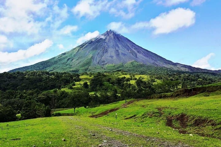 Arenal Volcano Full-Day Tour from San Jose — Waterfalls, Coffee & Hot Springs photo 2