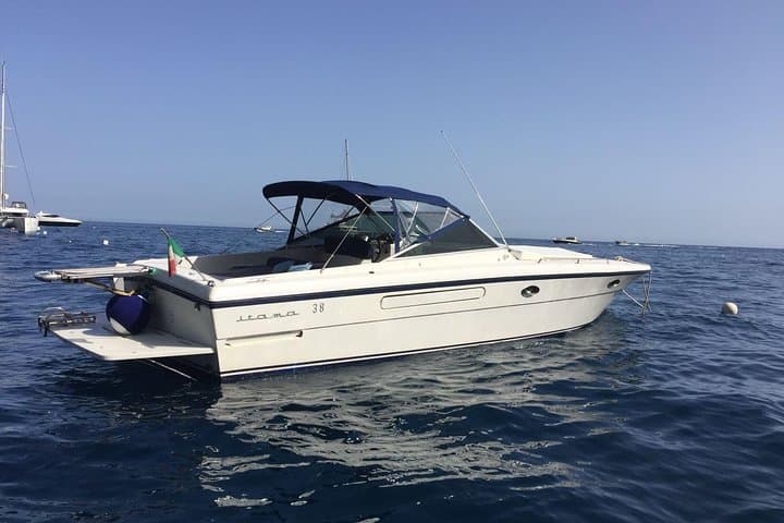 Private Capri Boat Tour from Positano: Swim, Caves & Faraglioni photo 2