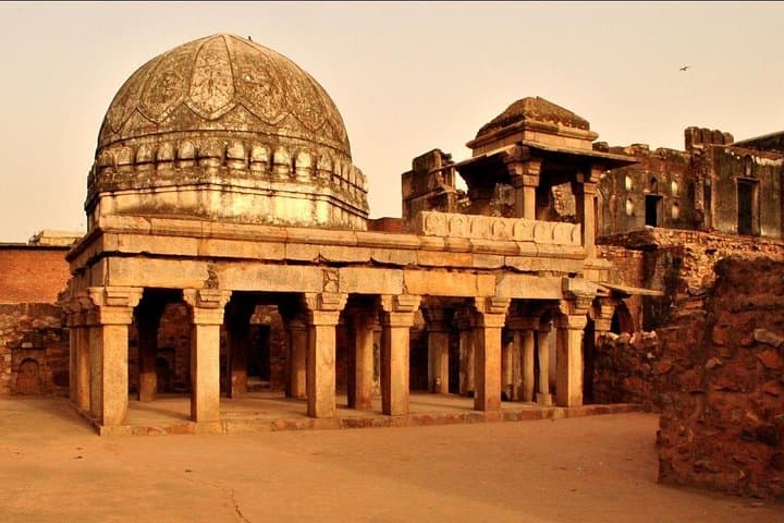 Mehrauli Walking Tour: Explore Delhi’s 1,000 Years of Monuments