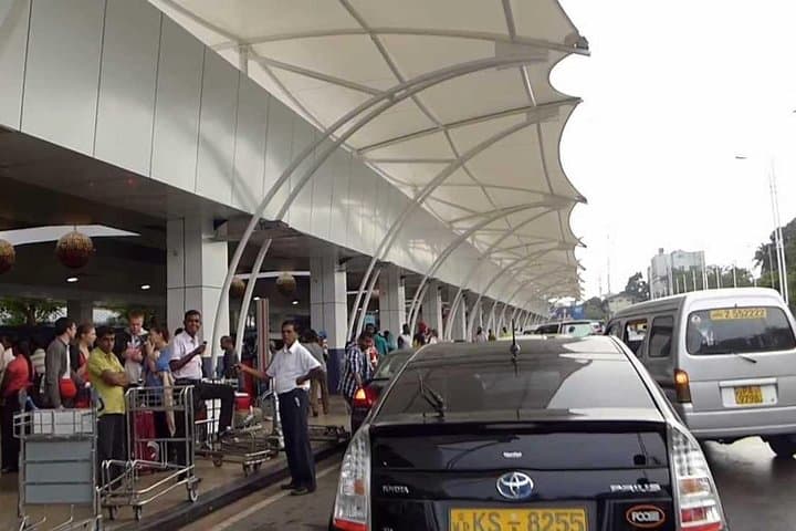 Colombo Airport to Galle Private Transfer: 3-Hour Luxury Car Ride photo 3