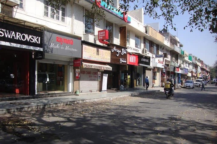 Private Custom Tour of Delhi's Markets — Janpath, Khan, Sarojini & More
