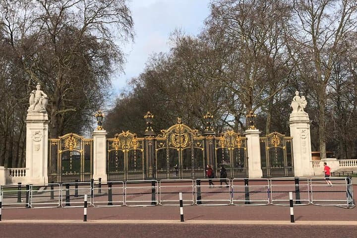 Private Chauffeur in London — Full-Day Custom City Tour with Hotel Pickup photo 2