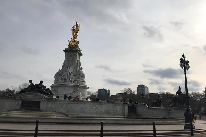 Private Chauffeur in London — Full-Day Custom City Tour with Hotel Pickup photo 3