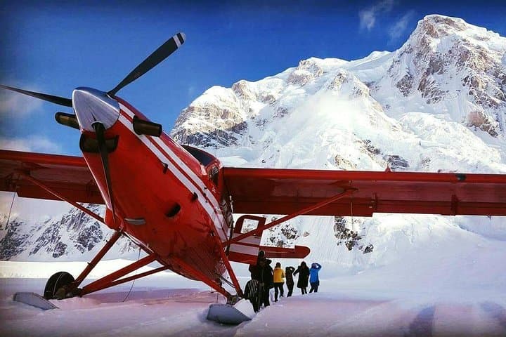 Denali Flightseeing from Talkeetna: Glacier Landing & Summit Views