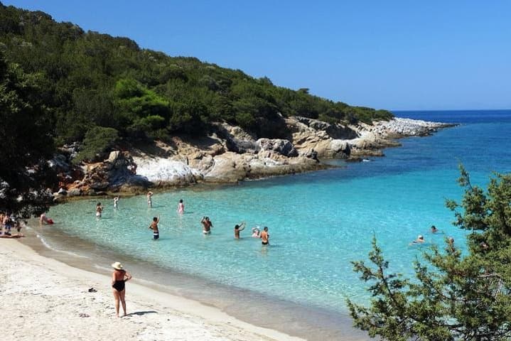 Samiopoula Picnic Boat Trip: Relaxed Samos Beach & BBQ Experience photo 2