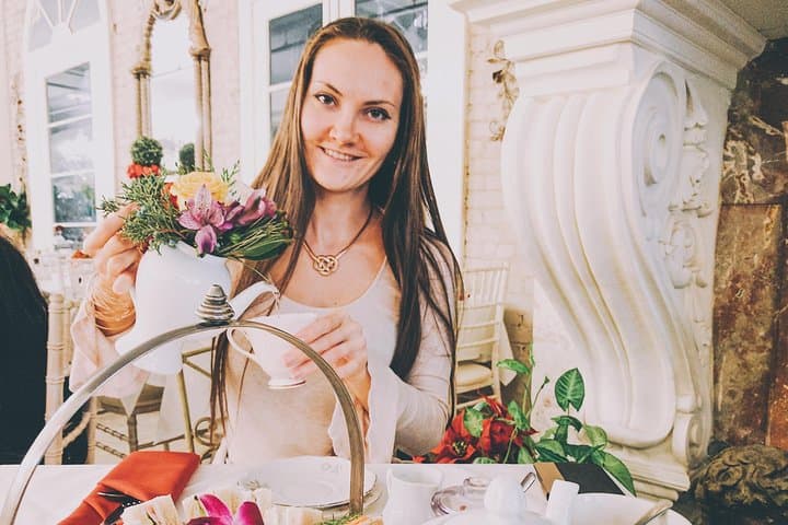 Old Pasadena Christmas Walking Tour with Afternoon Tea Ceremony