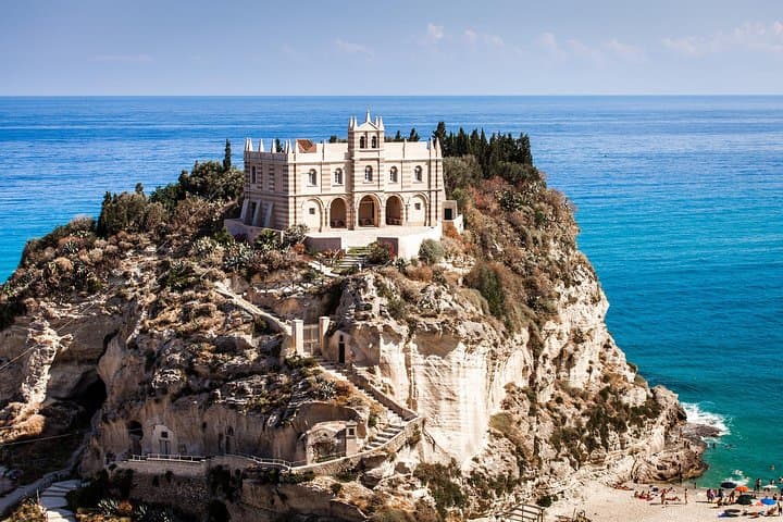Walking Tour of Tropea: Santa Maria dell'Isola, Norman Cathedral & Historic Center photo 3