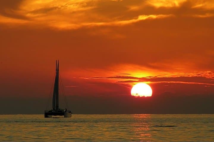 Sunset Champagne Cruise Along Cape Town's Atlantic Seaboard
