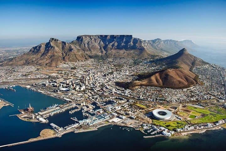 4-Day Cape Town Adventure: Table Mountain, Robben Island, Winelands & Safari