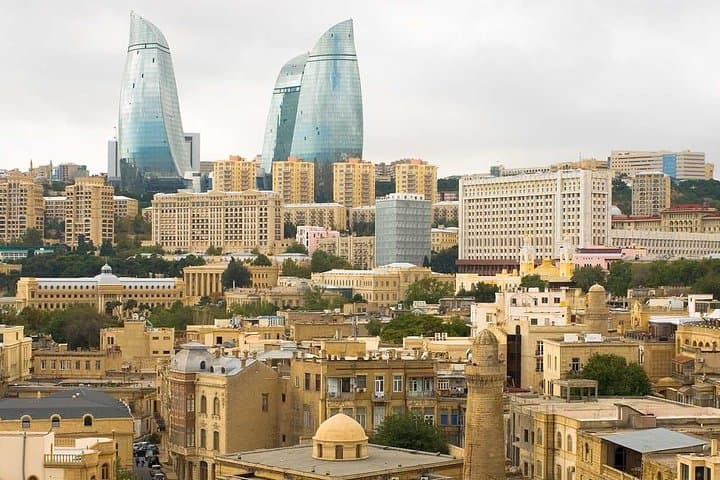 Explore Baku Old City: Half-Day Walking Tour of Icherisheher and Baku Boulevard