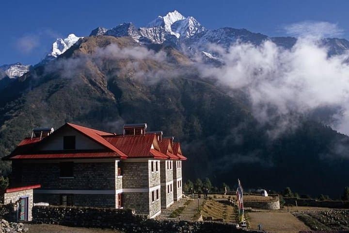 Everest Luxury Trek: High-Altitude Lodge Trek to Khumbu Panorama photo 1