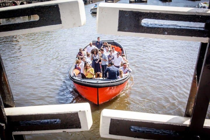 Private Amsterdam Canal Cruise with Burgers & Beers photo 3