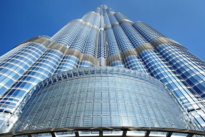 At the Top of Burj Khalifa: Dubai Fountain Boardwalk Views & Practical Tips