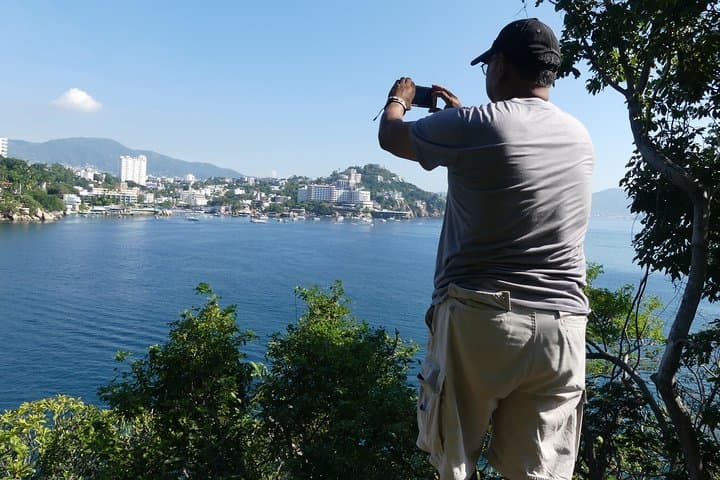 Roqueta Island Hike, Snorkel & Beach Escape with Lunch in Acapulco photo 1