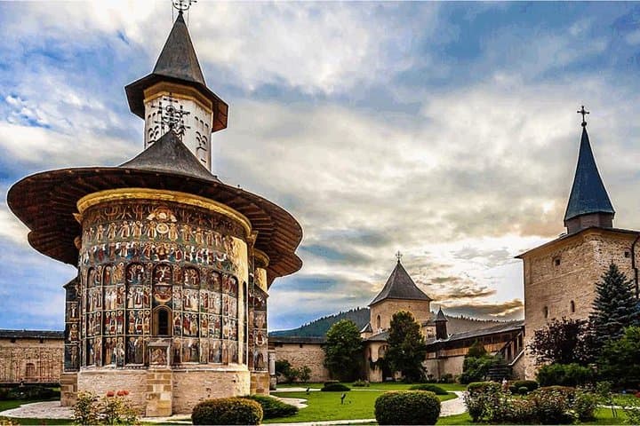 5-Day Moldova, Transnistria and Romania: Wine, Monasteries and Soviet-Era Tiraspol
