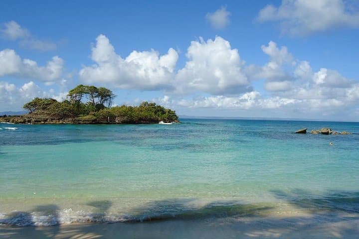 Cayo Levantado Full-Day Catamaran Trip from Punta Cana — Snorkel, Beach & Buffet Lunch photo 2
