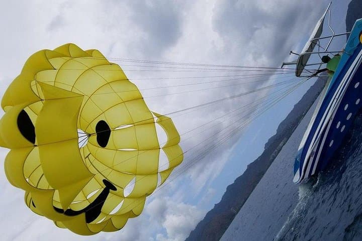 Maunalua Bay Parasailing: 600–800ft Hawaii Kai High-Flyer Adventure photo 4