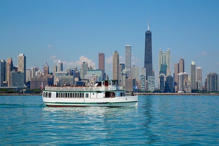 Chicago Sightseeing River and Lake Cruise: Iconic Skyline and Architecture from Water photo 2