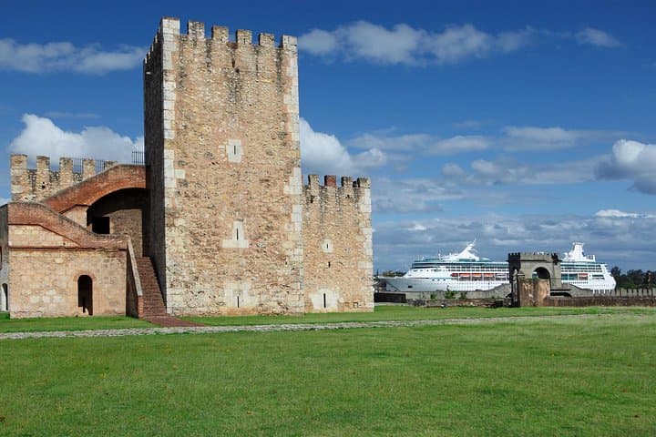 Santo Domingo Day Trip from Punta Cana — Colonial Zone, Alcázar & Columbus Lighthouse photo 2
