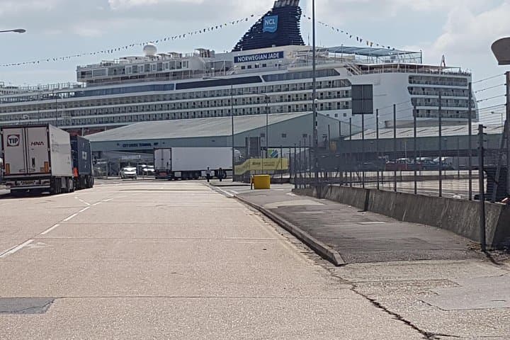 Heathrow to Southampton Cruise Terminal Private Transfer — Luxury Mercedes V-Class photo 6