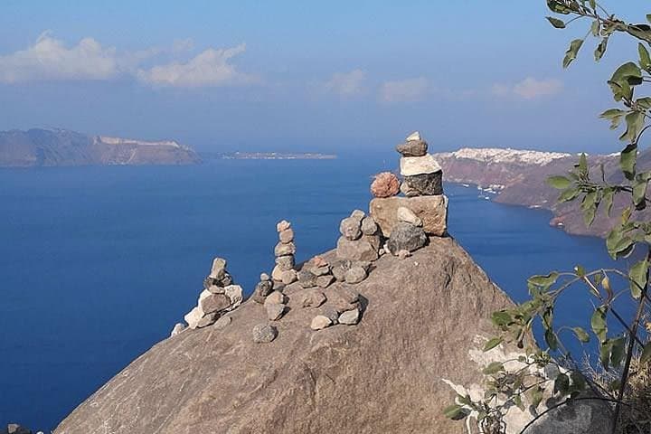 Santorini Luxury Private Tour — Oia, Wine Tasting & Black Sand Beach (5‑Hour) photo 5
