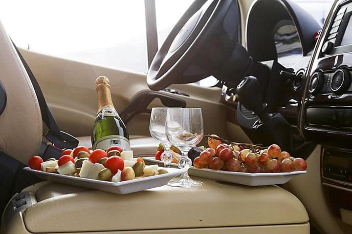 Santorini Luxury Private Tour — Oia, Wine Tasting & Black Sand Beach (5‑Hour) photo 3