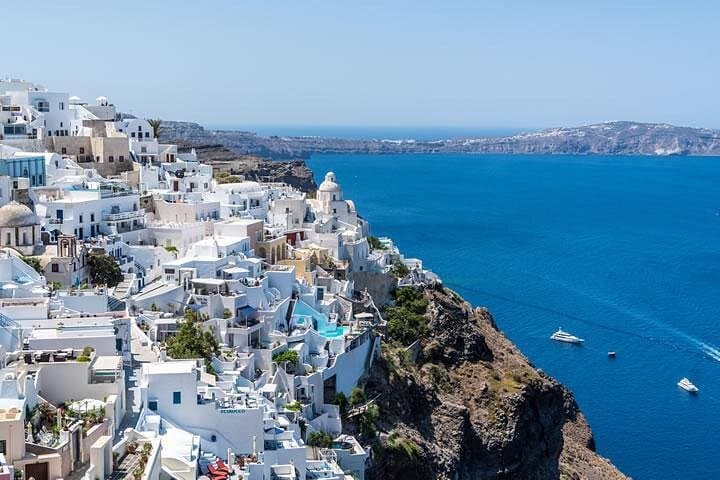 Santorini Luxury Private Tour — Oia, Wine Tasting & Black Sand Beach (5‑Hour) photo 2