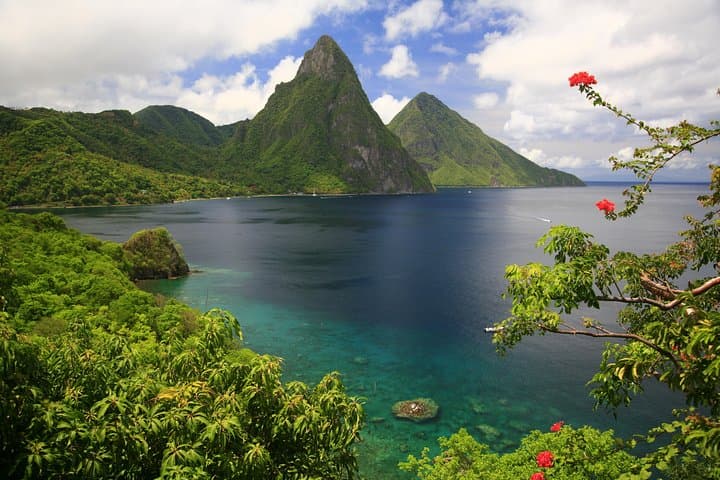 Hop & Drop Soufriere Transfer: Half-Day Boat Ride with Snorkel Stop