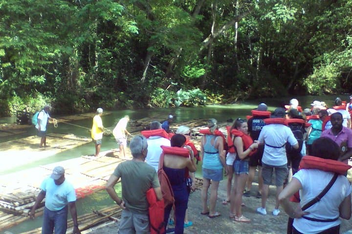 Montego Bay Bamboo Rafting: Radeaux & Balsa River Experience photo 6