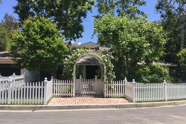Inside The Real Beverly Hills Housewives Tour: Celebrity Homes, SUR & Iconic RHOBH Sites photo 2