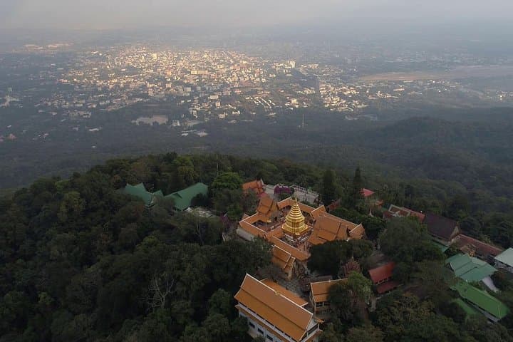 Chiang Mai Lifestyle Guided Tour: River Cruise, Temples & Warorot Market photo 2