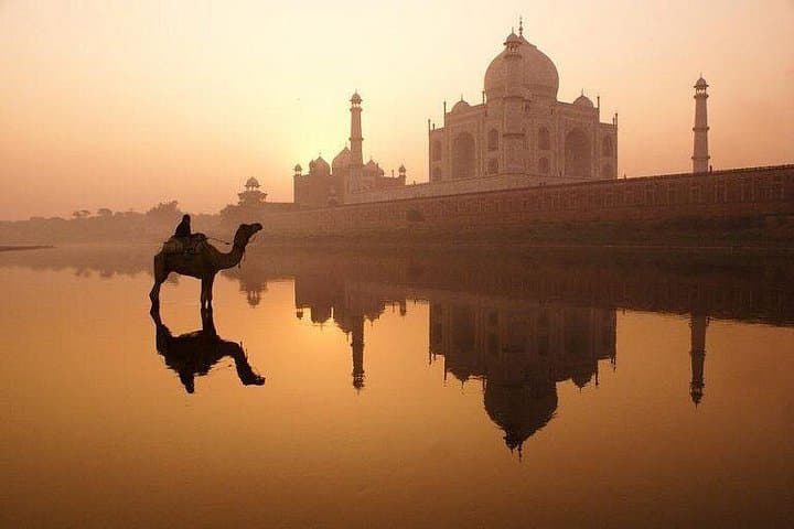 Taj Mahal Day Trip from Delhi by Gatimaan Express: Fast-Track Agra Highlights photo 1