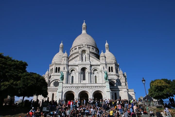 Paris Top Sights Half-Day Walking Tour: Montmartre, Sacré‑Cœur & Eiffel Views photo 2