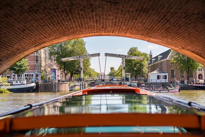 Amsterdam Combo: Heineken Experience Plus One-Hour Canal Cruise photo 5